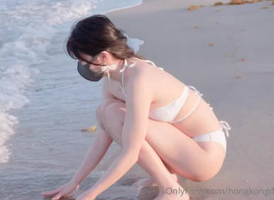 海边更衣室-玩偶姐姐