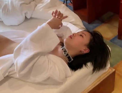 女大反差婊被渣男开房调教-苏苏