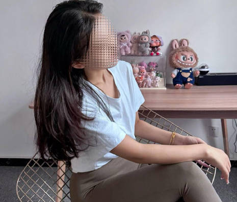 和堂姐各种姿势尽情的爆操她的淫穴