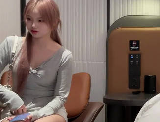 今天约的妹子开始很高兴后面被我操急眼了-曹长卿