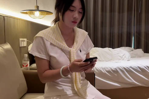 约了一个白白嫩嫩的学生妹子-史莱姆