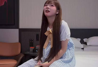 今天约的第一个卡哇伊死鱼妹子还没放进去就喊疼-曹长卿