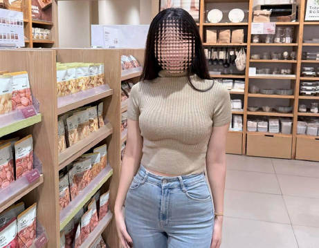 肛塞插入堂姐屁眼让堂姐跪舔鸡巴操得堂姐叫爸爸