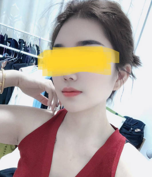 白嫩花店老板娘初体验很有做M的潜质伸着舌头接精太绝了