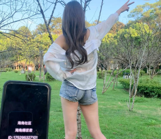 从卫生间干到卧室最后表姐让我射进她嘴里