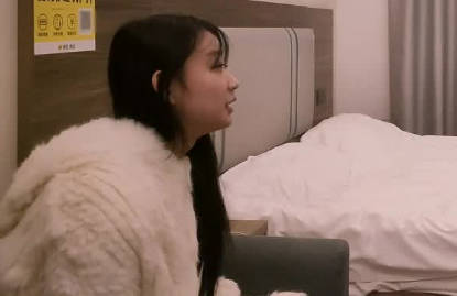 今天约了个为了嫌外快出来偷偷兼职的小妹妹-邓西门