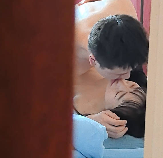 醉酒后同事在我家操未婚妻被我无意中发现