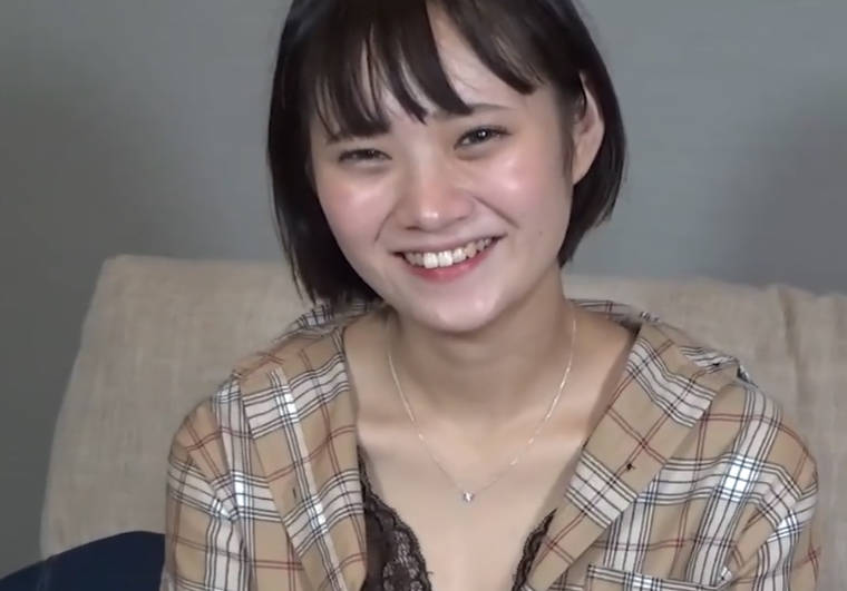 FC2PPV-2996469-超人气女孩的首拍