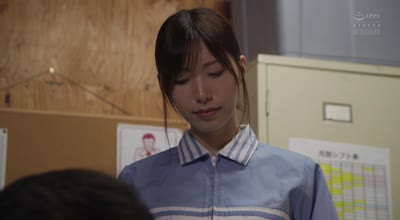 ADN-677 唾液が混じり合う密室接吻社長室 鷲見すみれ