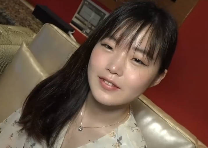 FC2PPV-3684516-社会经验少的年轻金秀梅被尽情玩弄并中出