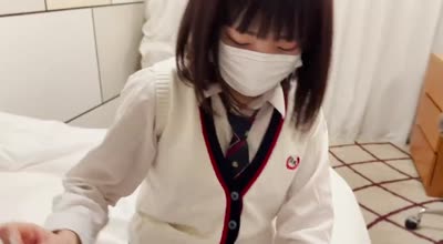 FC2PPV-4598225-娇小小恶魔一插入就变身成欲女