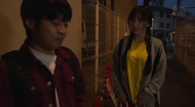 PRED-721 酔うと豹変ドスケベになる地味メガネ巨乳バイト後輩に酒乱ベロキス暴れ騎乗位で一晩中、精子ぶっこ抜かれた僕。 楪カレン