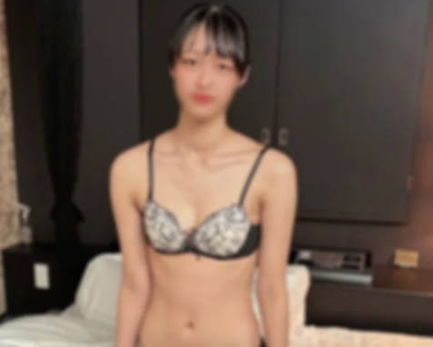 FC2PPV-4609649 身材高挑皮肤白皙