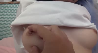 FC2PPV-1549968穿着cosplay服装胸部丰满的萝莉