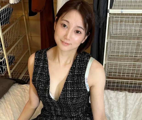 FC2PPV-4607072 邻家美女主妇的夜生活