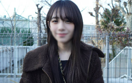 FC2PPV-3183031车内性爱大阴蒂美少女的阴部被胶带和振动器张开潮吹