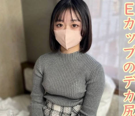 FC2PPV-4669304 大屁股女大学生被抓住头拍打屁股