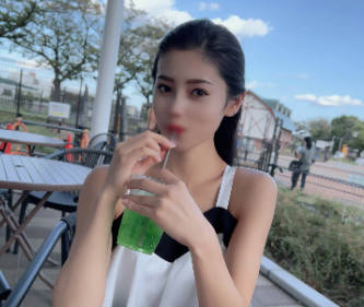 FC2PPV-3997944这位阳光般耀眼的东方美少女