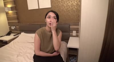 FC2PPV-4118598美丽的妻子拥有迷人的身材和强烈的性感