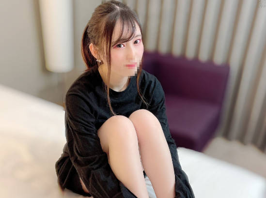 FC2PPV-2962541这个可爱的女孩脸红了