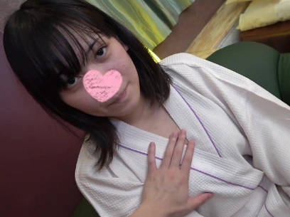 FC2PPV-2799211拥有黑发美胸的单纯少女