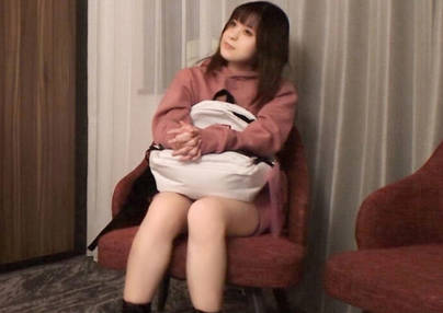 200gana-2239搭讪18岁现役女大学生听完她的失恋故事用大肉棒安慰她