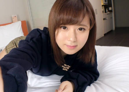 siro-4004为了钱拍AV的清纯18岁少女就算骑乘位很卖力的动也掩盖不了自己是新手的事实