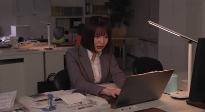 DLDSS-420工作中被老板塞入跳蛋远程自慰高潮边缘控制-入田真綾