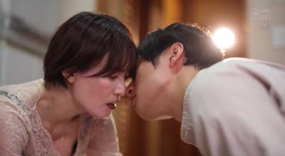 ROE-358美丽朋友的母亲-星冬香